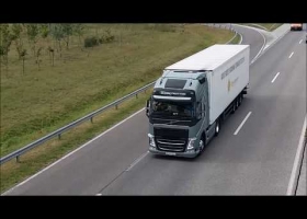 Volvo Trucks platooning in Hungary first time